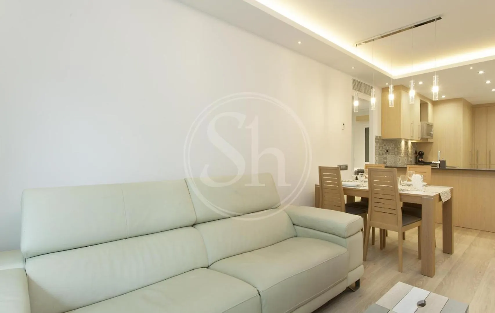 Apartment For 8 People Barcelona